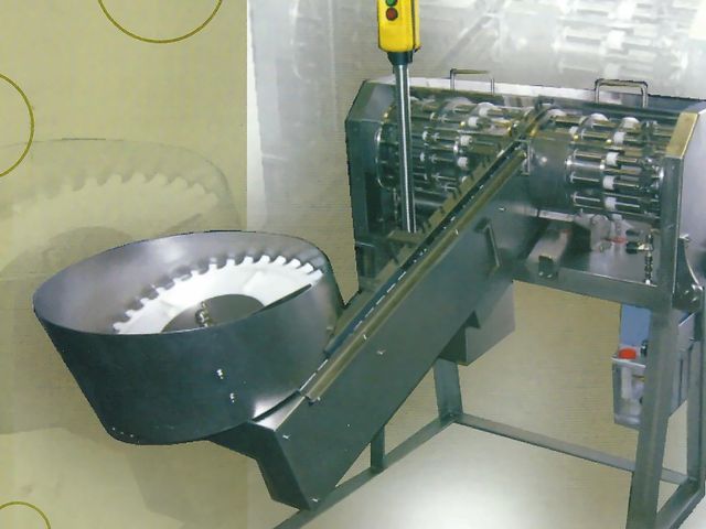 Vista general de la deshuesadora compacta MD-2003
